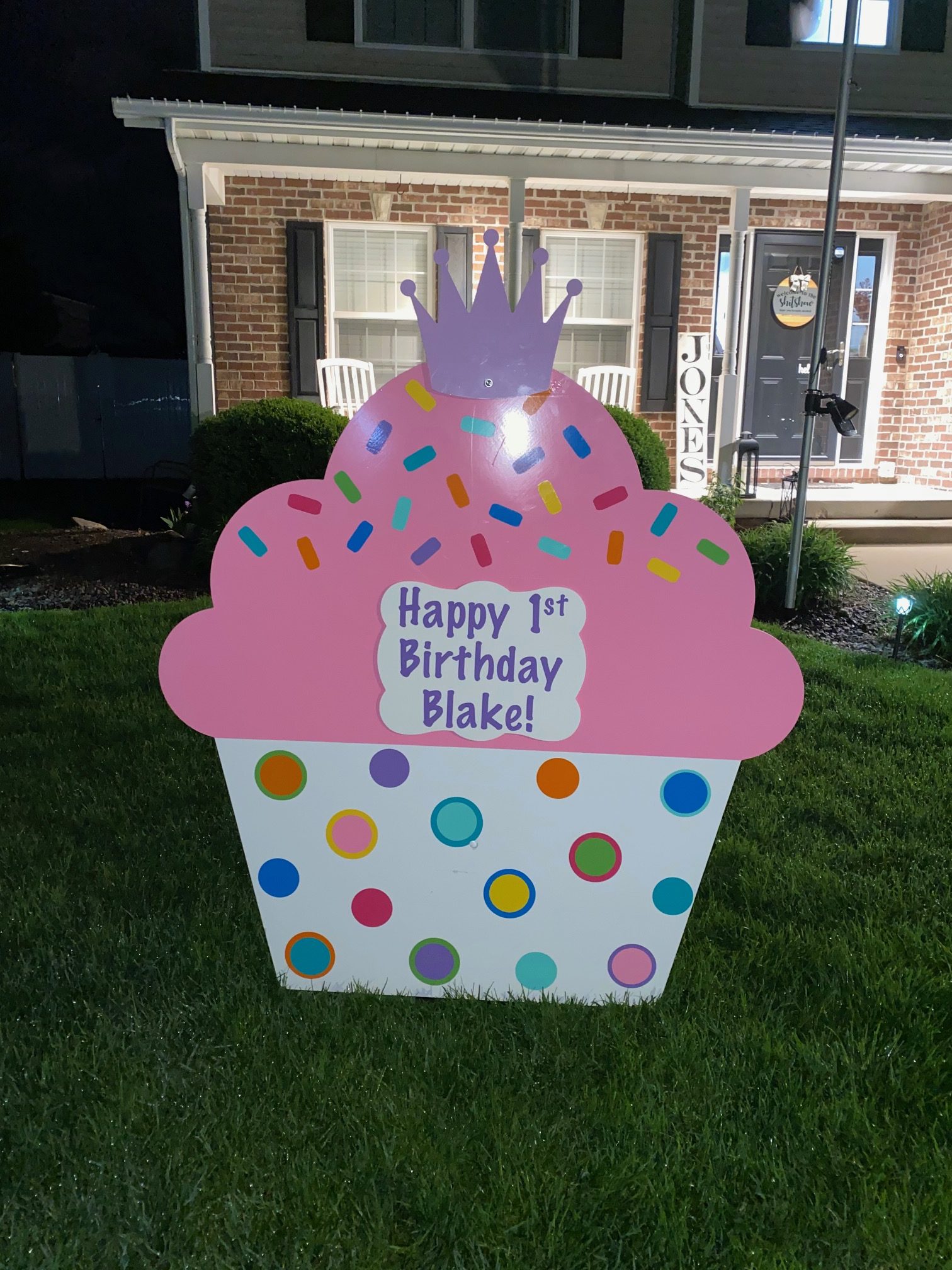 Yard Sign Cupcake for 1st Birthday – Washington, IL