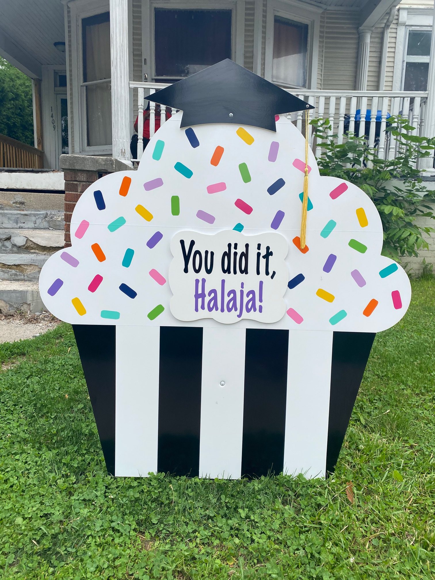 Surprise Front Yard Graduation Sign – Peoria, IL